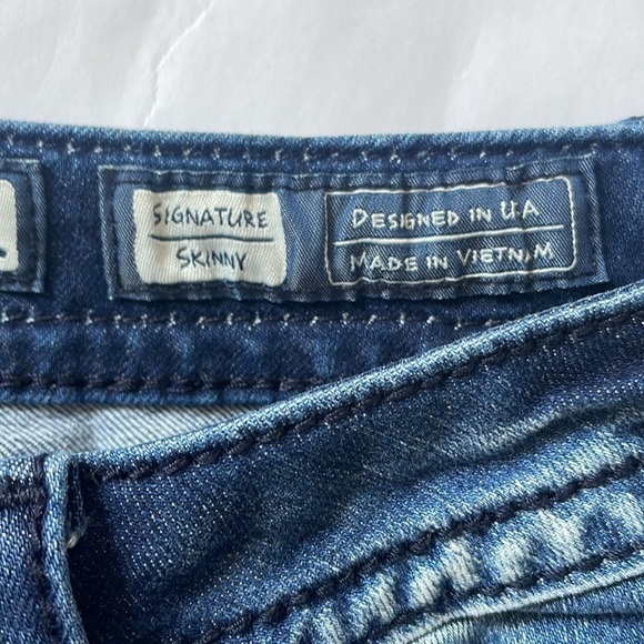 Miss Me Signature Skinny Jeans Floral Embroidered Pocket Size 31 - Picture 9 of 13